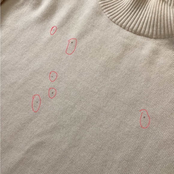 St. John Cream and Salmon Sze L Sweater. - Picture 5 of 7